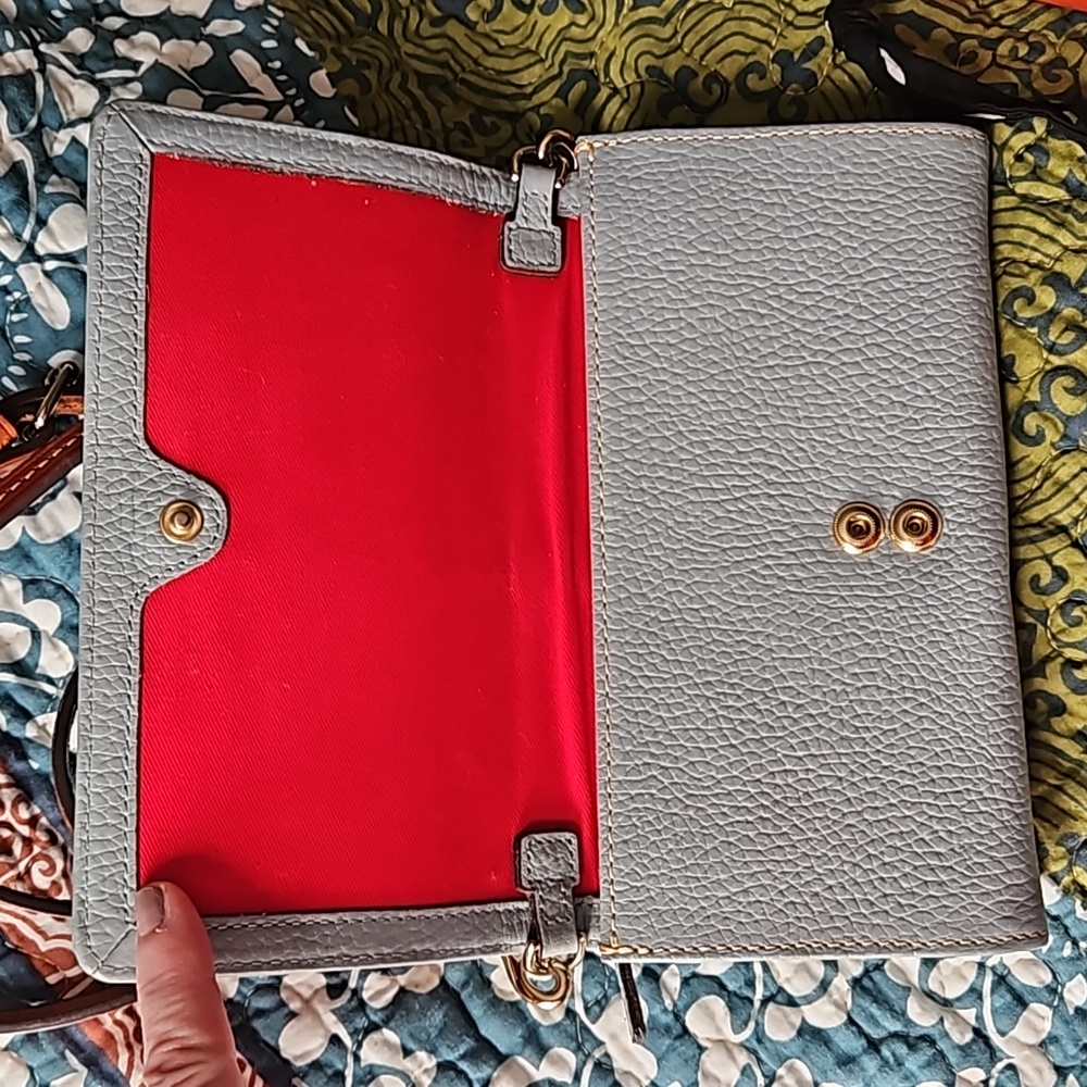 Dooney&Bourke Becca crossbody - Picture 3 of 8